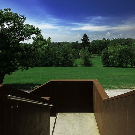 Cascina Monte Diviso Hostel Gallarate Bagian luar foto