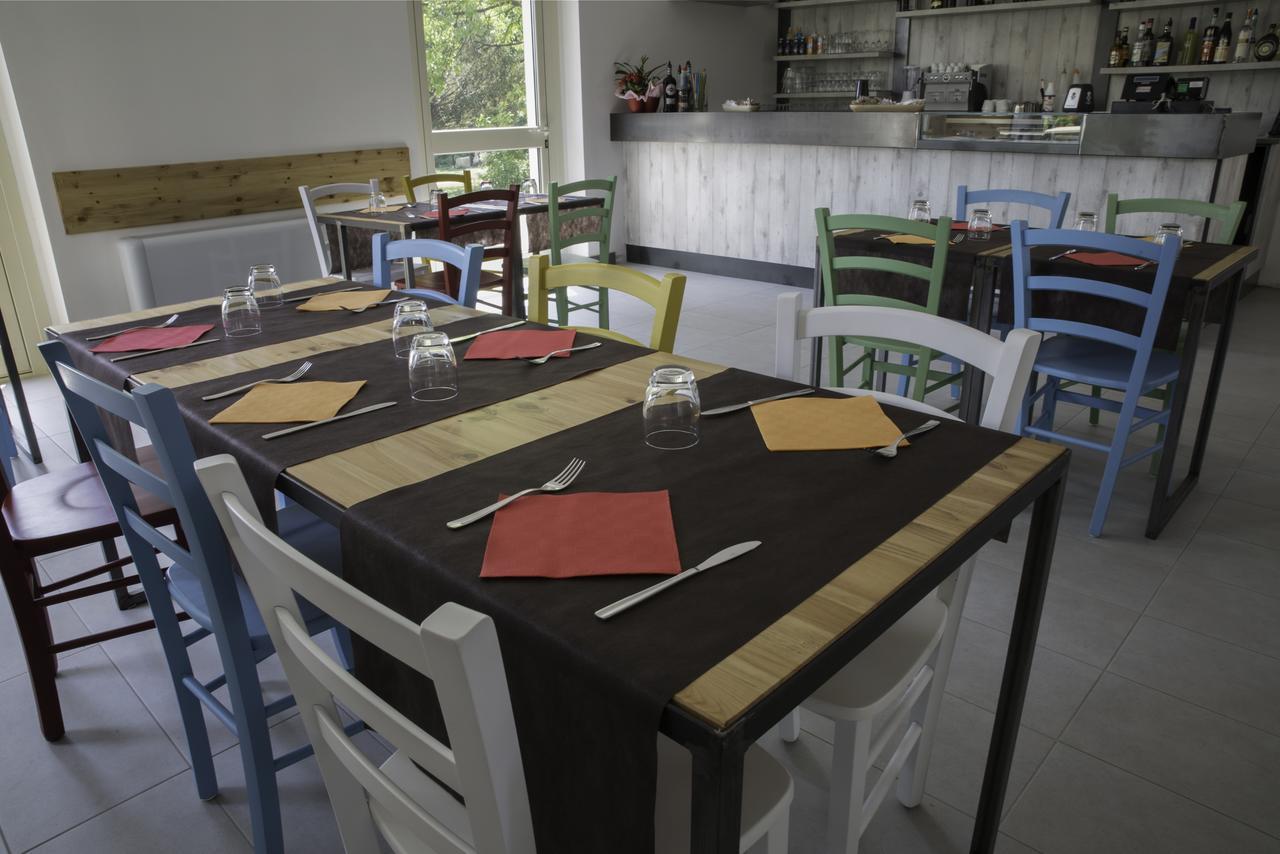 Cascina Monte Diviso Hostel Gallarate Bagian luar foto