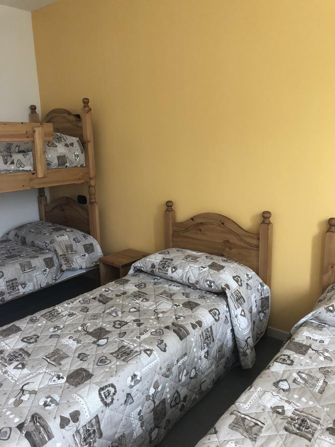 Cascina Monte Diviso Hostel Gallarate Bagian luar foto