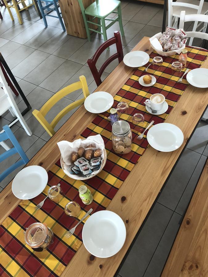Cascina Monte Diviso Hostel Gallarate Bagian luar foto