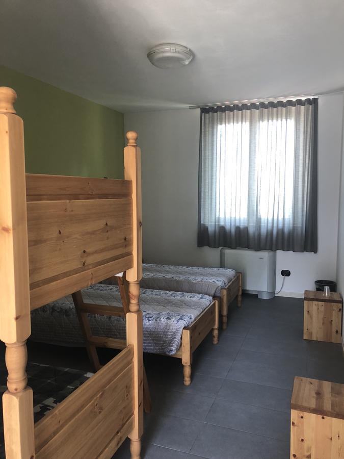 Cascina Monte Diviso Hostel Gallarate Bagian luar foto