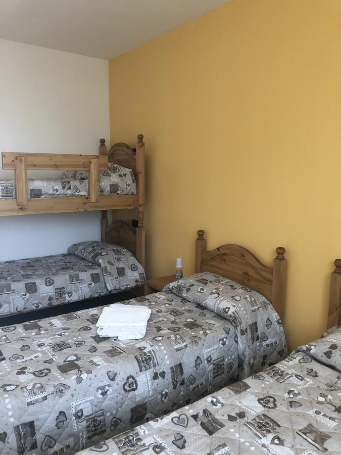 Cascina Monte Diviso Hostel Gallarate Bagian luar foto